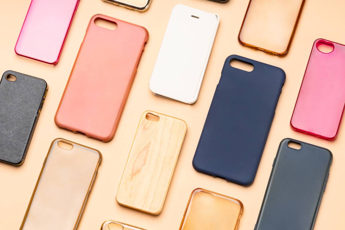 featured image for best materials for phone cases