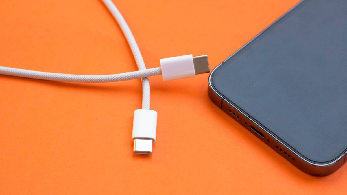 featured image for article about how using the wrong usb-c cable can damage your phone