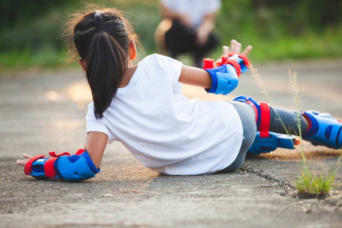 Featured image for How to Fall Safely in Roller Skates